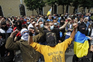 Украинские радикалы против России.